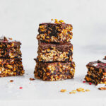 No-bake-bars-med-granola-og-mork-sjokolade